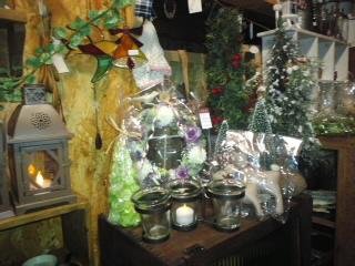 「クリスマスフェア開催」と入荷商品♪