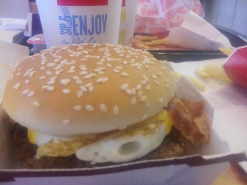 年に一度のお楽しみ(-^〇^-)『いただきま～す』