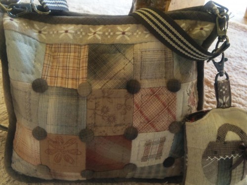 今年の、秋バックです(-^〇^-)