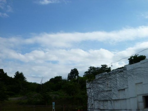 ララ様と青空とララ様城