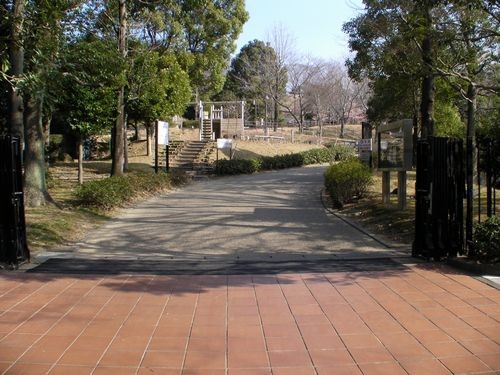 彼の住居は