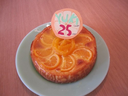 お誕生日のオレンジベイクドチーズケーキ