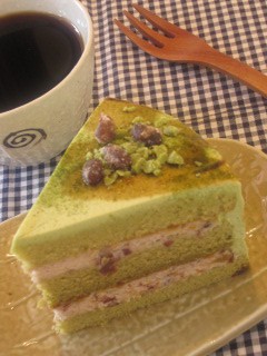 抹茶と小豆クリームのケーキ