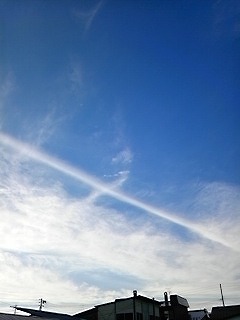 珍しい？まっすぐな雲！