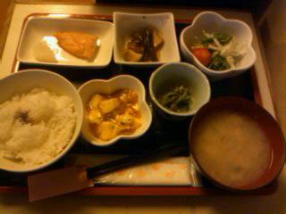 カフェトライハート金曜日のランチとお知らせ。