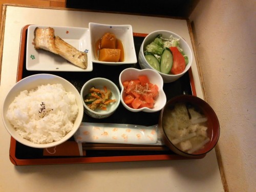 カフェトライハート金曜日のランチとお知らせ。