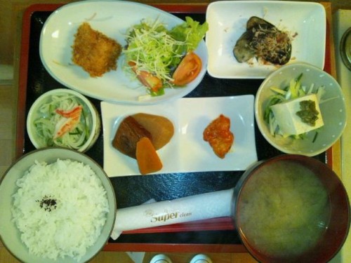 カフェトライハート水曜日のランチ。