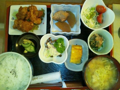 カフェトライハート木曜日のランチ。