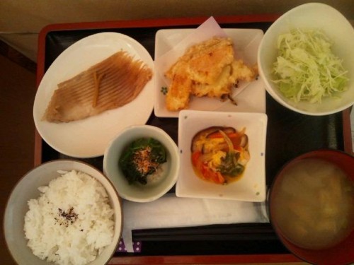 カフェトライハート月曜日のランチ。