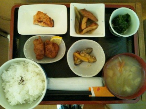 カフェトライハート月曜日のランチ。