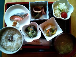 カフェトライハート月曜日のランチ。