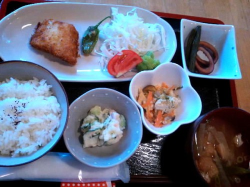 カフェトライハート月曜日のランチ。