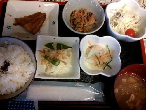 カフェトライハート火曜日のランチ。ヾ( ^ω^)ノ