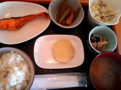 カフェトライハート水曜日のランチ。(^。^)