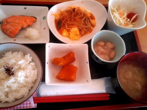 カフェトライハートです(人・∀・)