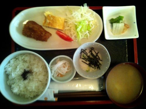 カフェトライハート水曜日のランチとお知らせ。