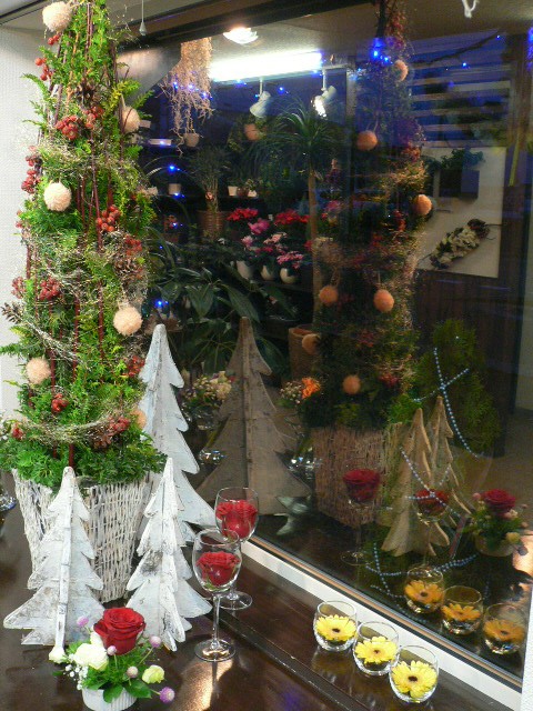 いよいよ、Xmasツリーの登場です!!