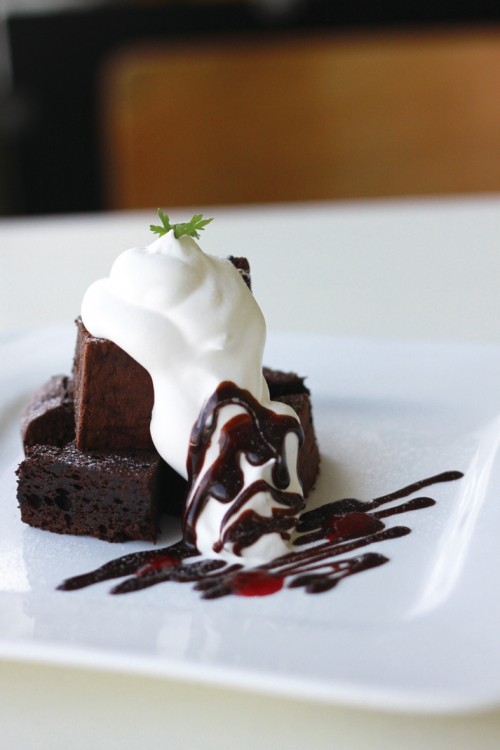 アルルさんとカフェロワさんと植えるCAFEさんと。