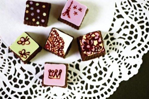 9日にチョコ作って連休で(・0・)/はい、って渡そう。