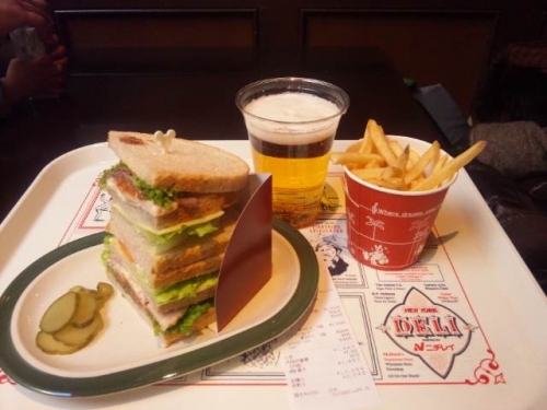 昼からビール(*^^*) まさに「夢の国」♪
