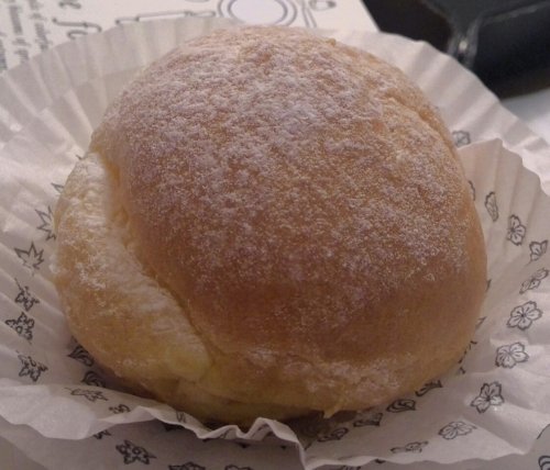 一個108円のシュークリーム