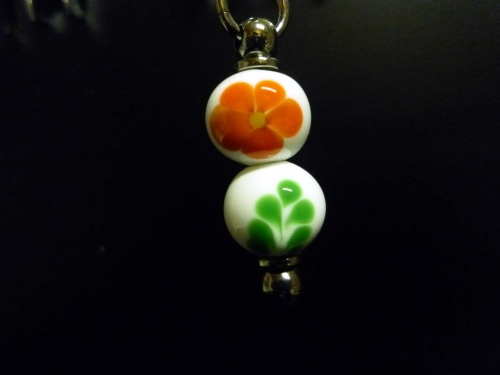 とんぼ玉　花びらと葉