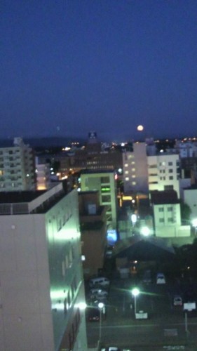 昨日の月
