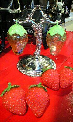 ★いちご☆アンティークガラス調味料入れ★