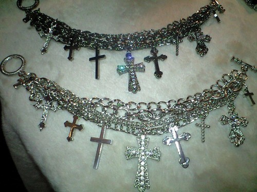 ★[入荷!]５連チェーン☆クロスブレスレット★