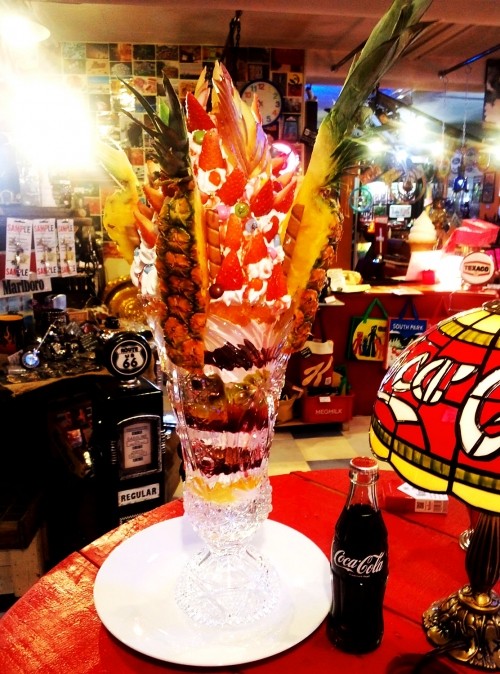 ♪[要予約!]巨大パフェ『カトリーナ』♪