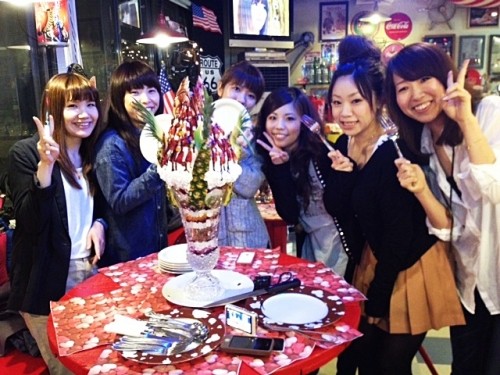 ♪昨日の巨大パフェ《カトリーナ》ご予約のお客様達♪