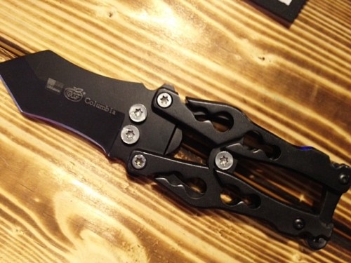 ♪[入荷!]Columbia バタフライタイプ 栓抜き装備・ラインカッター♪