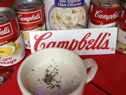 ご来店のお客様にクラムチャウダーサービス♪