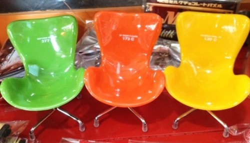 ♪[入荷!!] デザインチェアー型小物置き♪