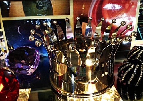 ♪入荷！王冠型小物入れ♪