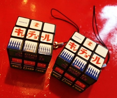 ♪昭和レトロ！キンチョール　６面パズルキューブ ストラップ♪