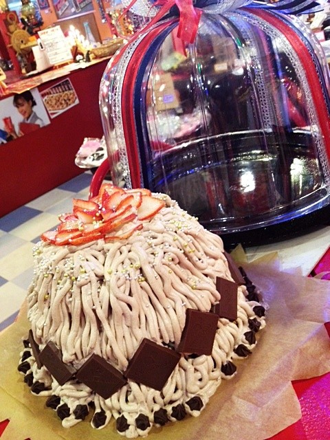 ♪御予約品!サプライズ 巨大ドームケーキ♪