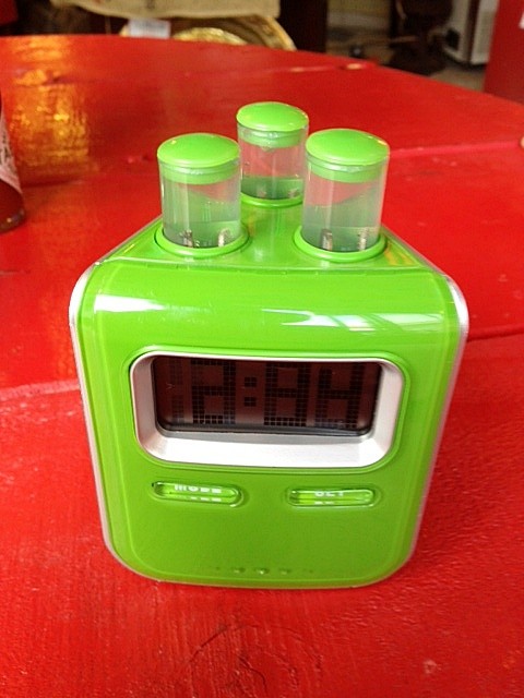 ♪入荷！電池いらず！ウォーターエコクロック♪