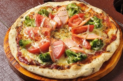 ♪今月のおすすめＰＩＺＺＡ！贅沢なカルフォルニアピザ♪