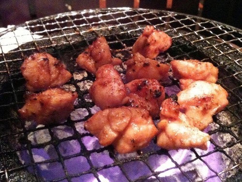 “シビレ”を初食 すすきの「ホルモン酒場 風土、」