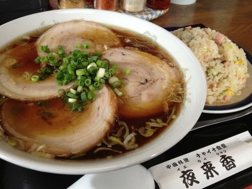 「夜来香」でチャーシュー麺