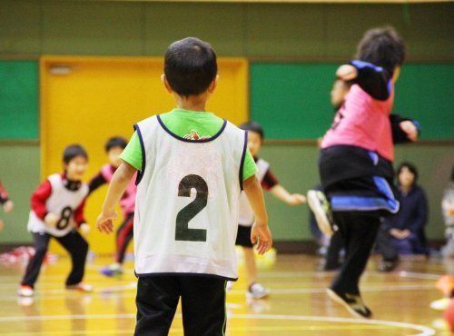 でた、ジャンピングスロー　小学生「ドッジボール大会」