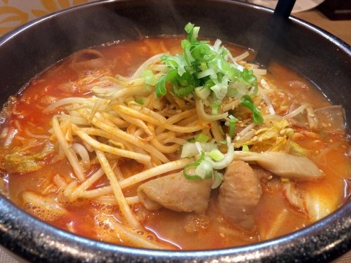 ホルモンラーメン「パルパル亭」