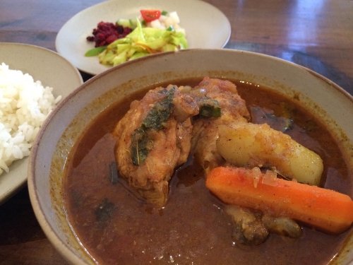 帯広市・南インド&スリランカ家庭風カレー「サンサーラ」