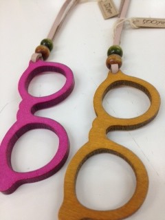 ハンドメイド 皮ひもペンダント②
