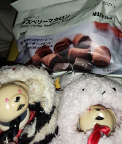 ラズベリーマカロンチョコ