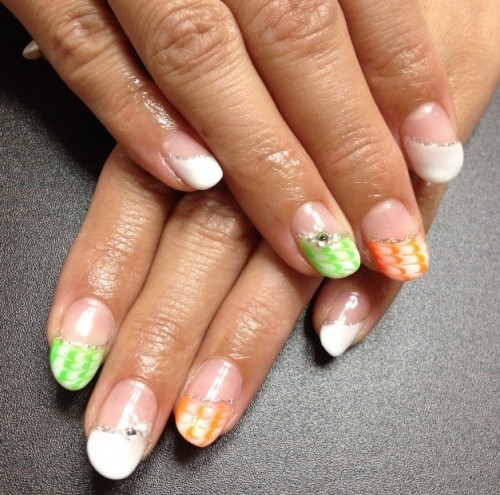 ネオンピーコック