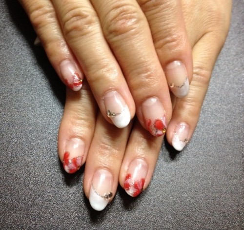 お花とフレンチネイル。