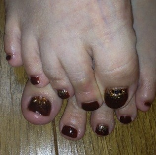 フット　チョコレートカラー。