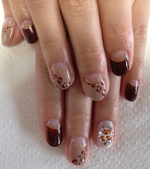 豹柄ネイル。